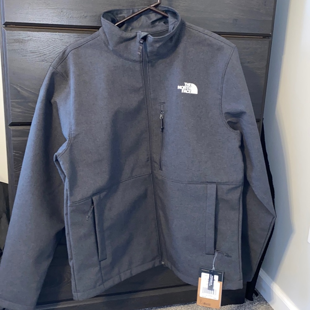 NWT🤩 Mens Grey Northface Jacket, Size Large.